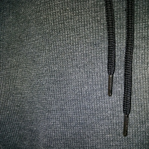 🚺CALVIN KLEIN Distressed Fleece Top - Picture 5 of 5